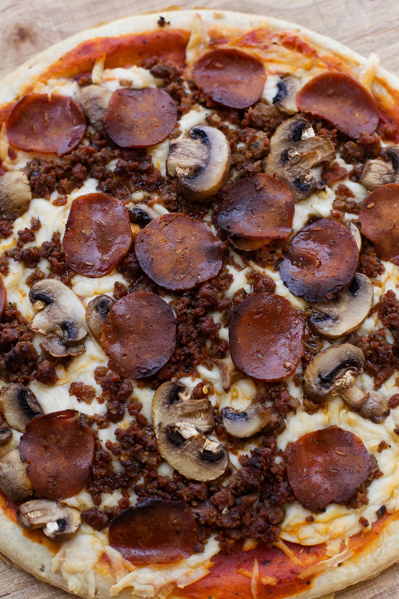 Vegan pizza with italian "sausage"